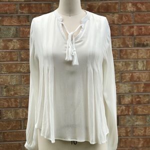 White full sleeved blouse. Boho. Gypsy.